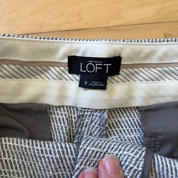 Women’s Loft Gray Textured Cotton Blend Chino Shorts - Picture 3 of 3